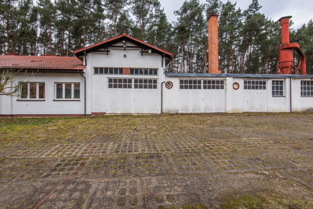 Hala produkcyjna z magazynem, biurami oraz działką - zdjęcie 34