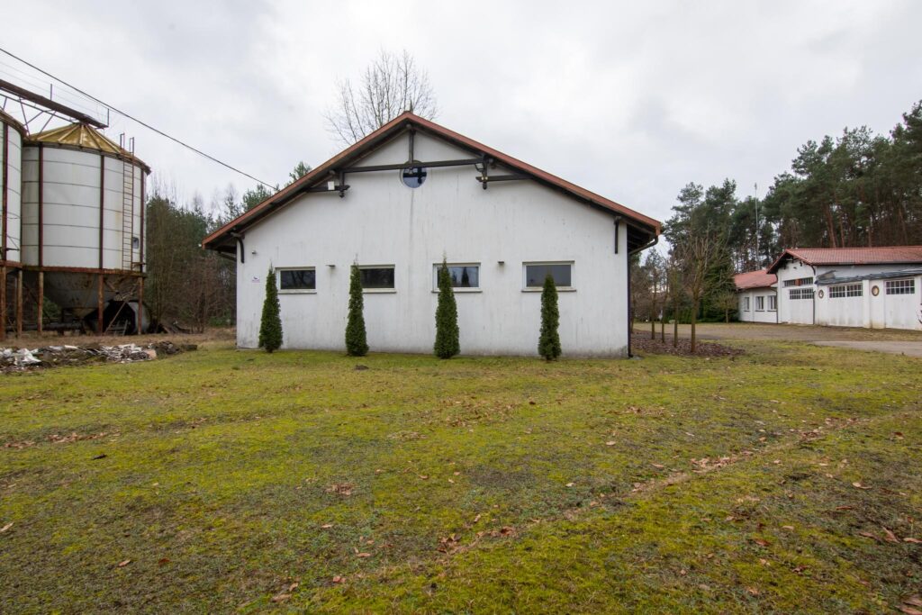 Hala produkcyjna z magazynem, biurami oraz działką - zdjęcie 36