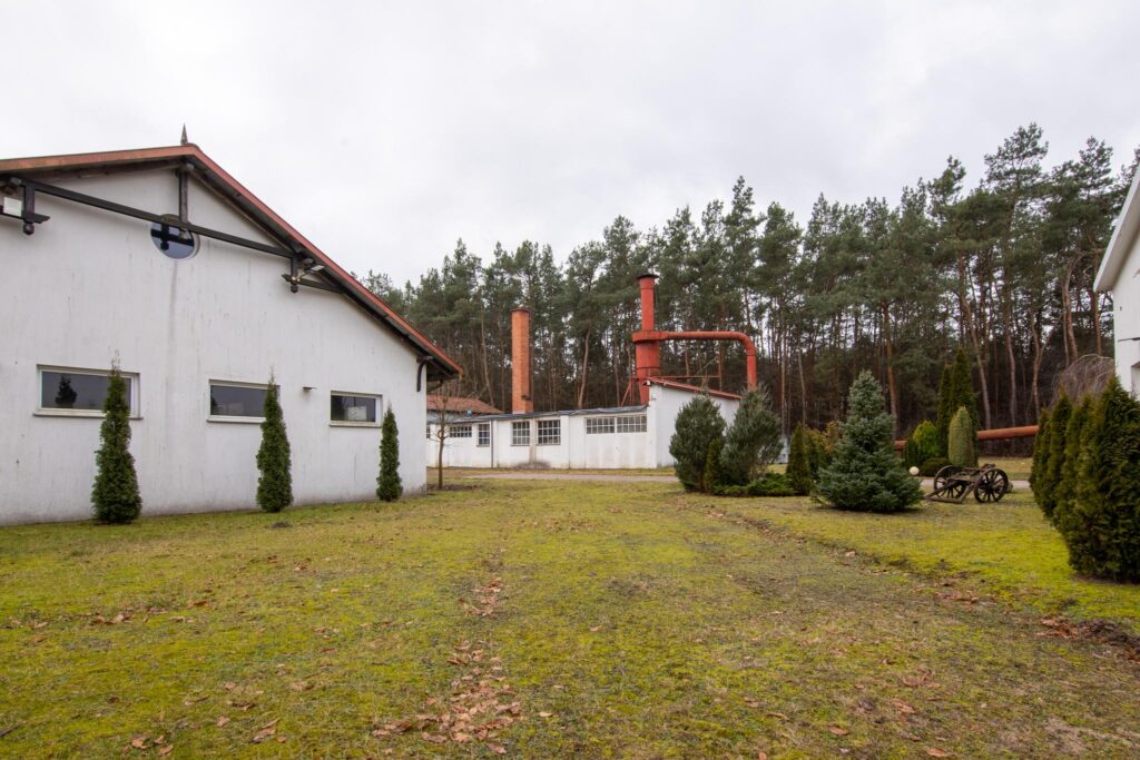 Hala produkcyjna z magazynem, biurami oraz działką - zdjęcie 37