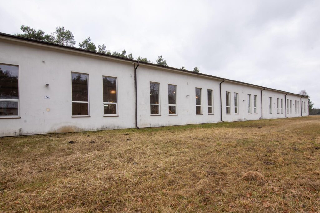 Hala produkcyjna z magazynem, biurami oraz działką - zdjęcie 15