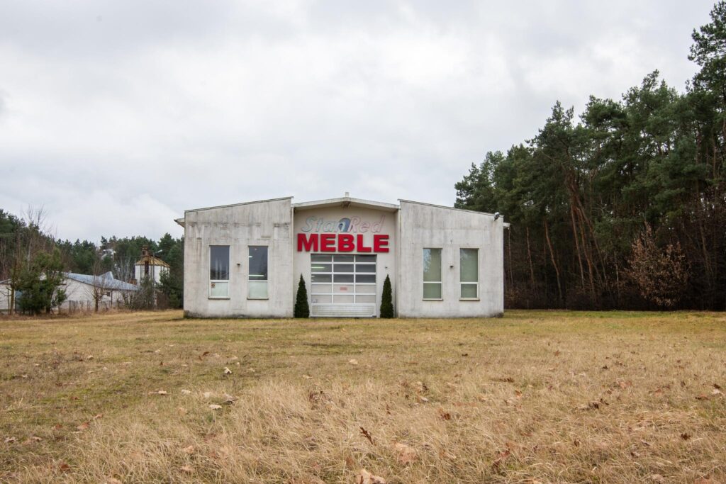 Hala produkcyjna z magazynem, biurami oraz działką - zdjęcie 16