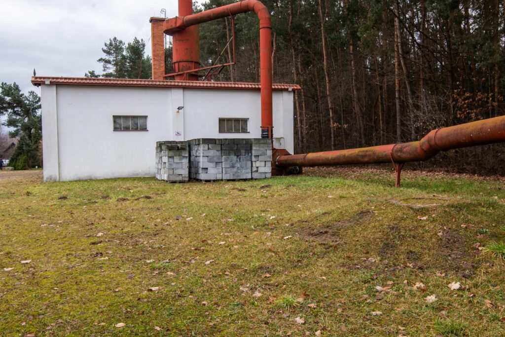 Hala produkcyjna z magazynem, biurami oraz działką - zdjęcie 44