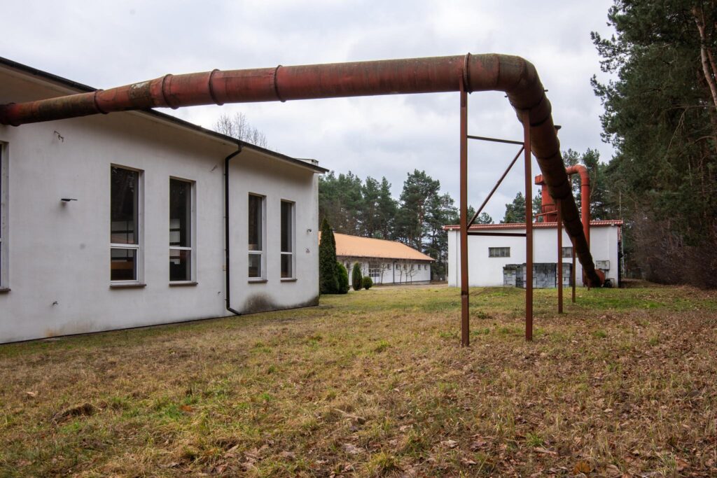 Hala produkcyjna z magazynem, biurami oraz działką - zdjęcie 45