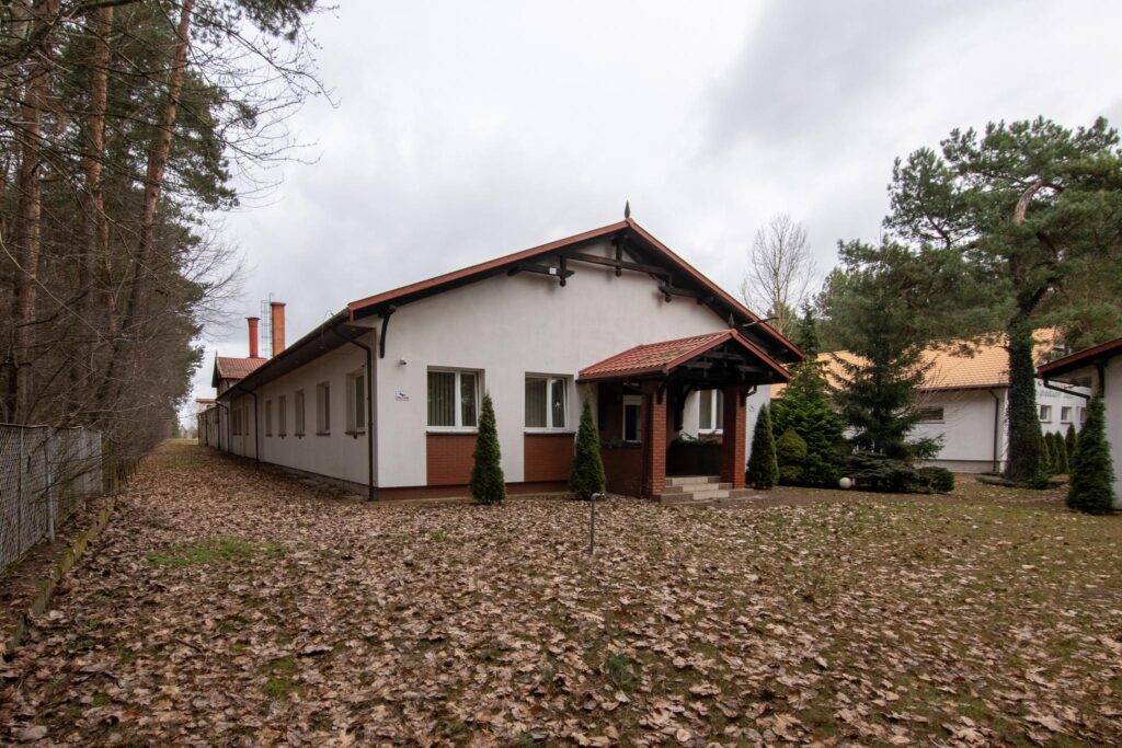 Hala produkcyjna z magazynem, biurami oraz działką - zdjęcie 14