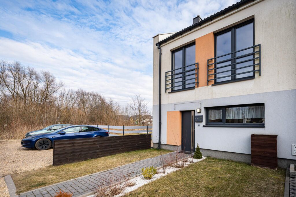 Gotowy segment z dużym ogrodem - zdjęcie 8