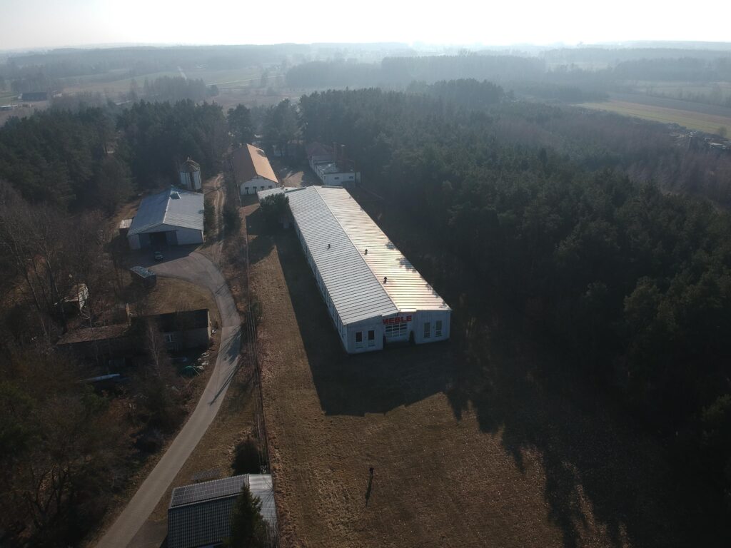 Hala produkcyjna z magazynem, biurami oraz działką - zdjęcie 4