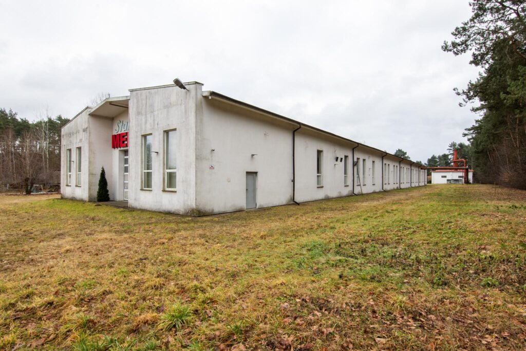 Hala produkcyjna z magazynem, biurami oraz działką - zdjęcie 18