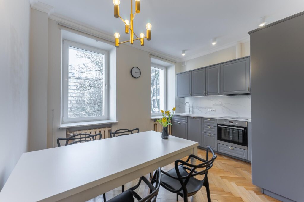 Elegancki apartament z widokiem na Pałac Kultury - zdjęcie 3