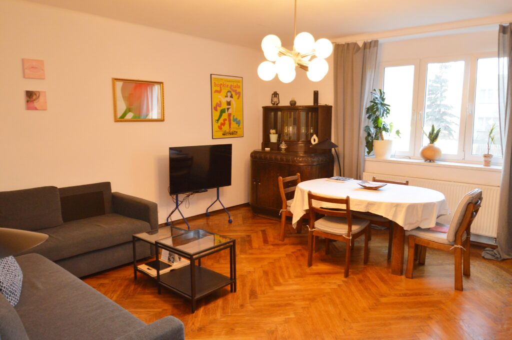 Czteropokojowe mieszkanie na Nowej Wsi Królewskiej - zdjęcie 1