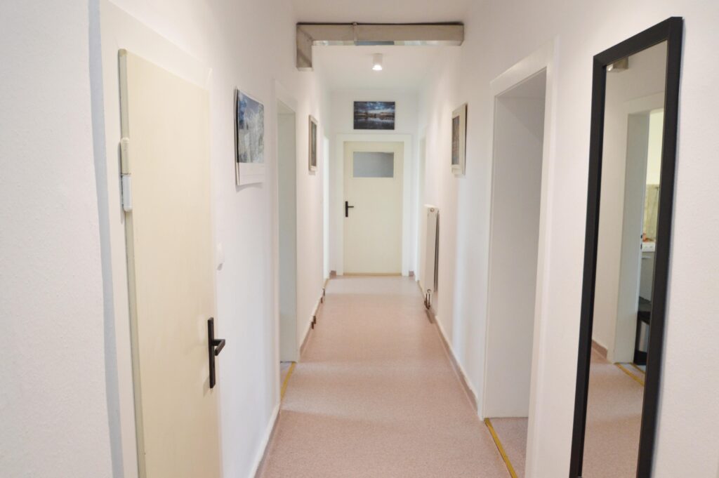 Czteropokojowe mieszkanie na Nowej Wsi Królewskiej - zdjęcie 13