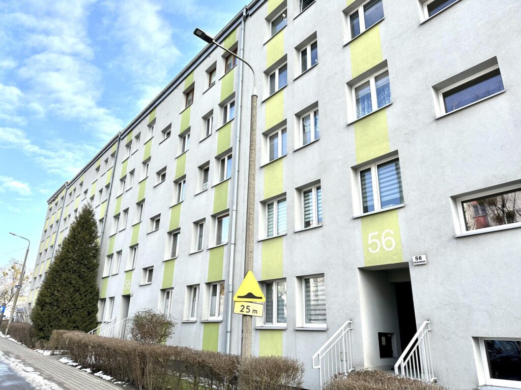 3 pokojowe mieszkanie na osiedlu w Miechowicach - zdjęcie 1