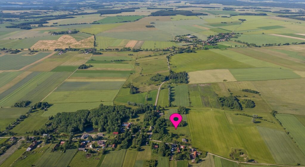 Działka z wydanymi warunkami zabudowy na dom - zdjęcie 5