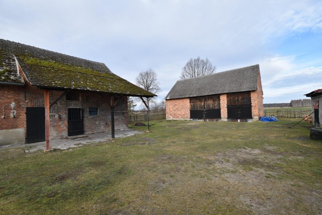 Dom wolnostojący 80 m2, 3 pokoje - duża działka - zdjęcie 2