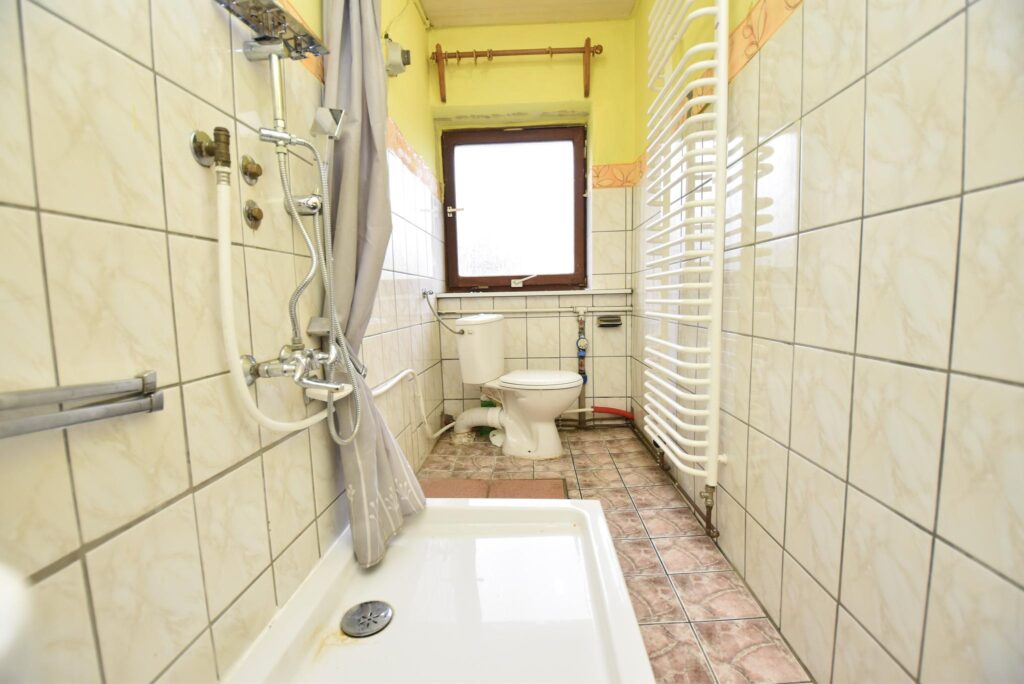 Dom wolnostojący 80 m2, 3 pokoje - duża działka - zdjęcie 11
