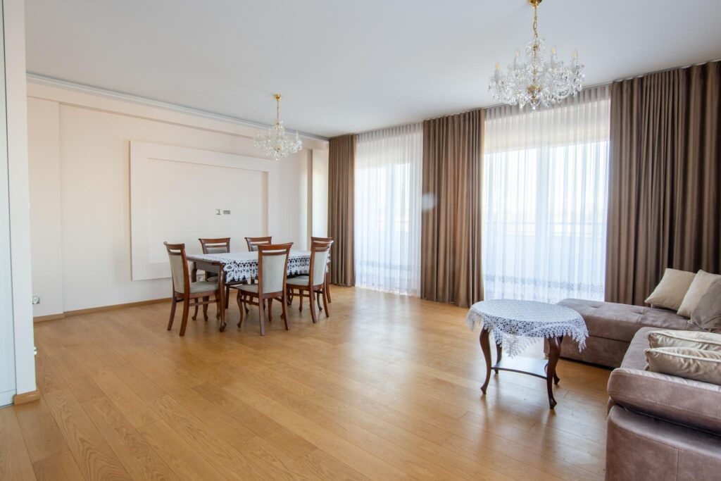 Apartament z trzema balkonami i garażem podziemnym - zdjęcie 4