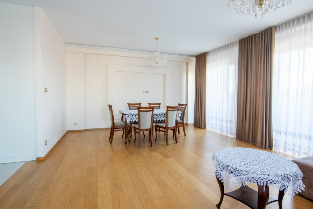 Apartament z trzema balkonami i garażem podziemnym - zdjęcie 17