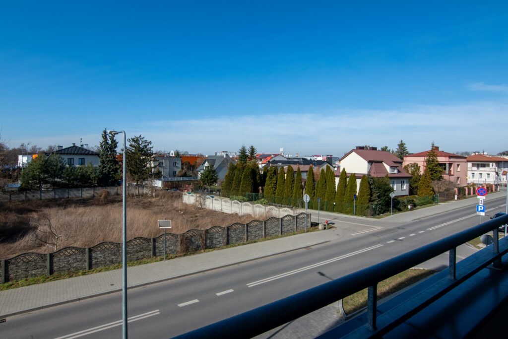 Apartament z trzema balkonami i garażem podziemnym - zdjęcie 35