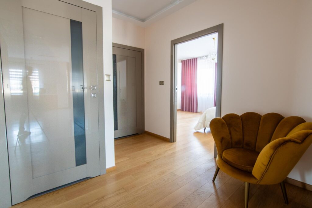 Apartament z trzema balkonami i garażem podziemnym - zdjęcie 38