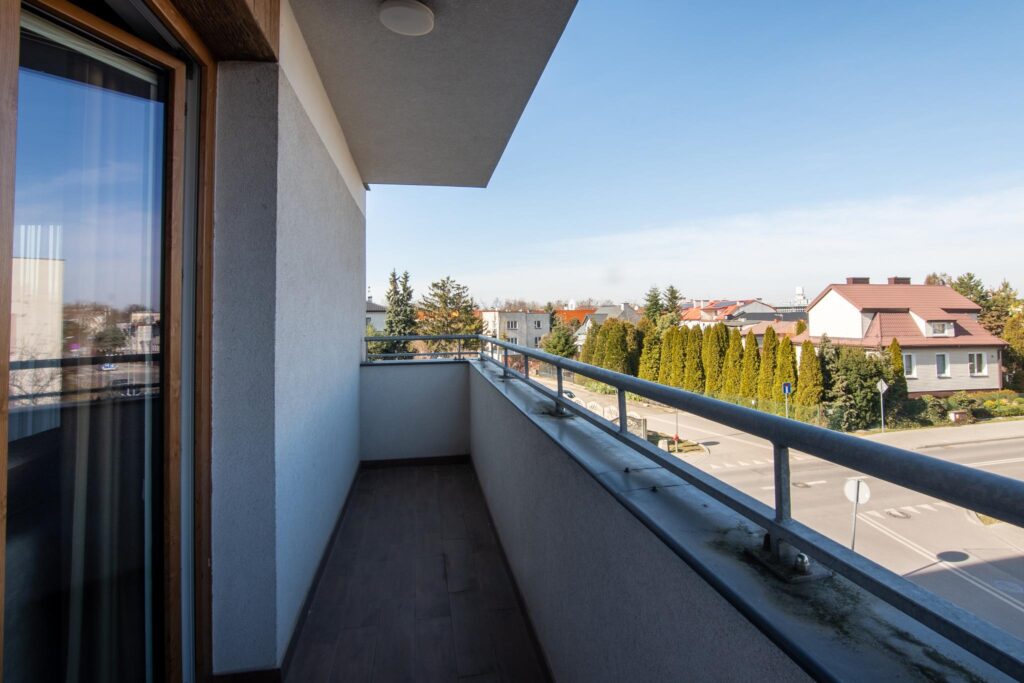 Apartament z trzema balkonami i garażem podziemnym - zdjęcie 39