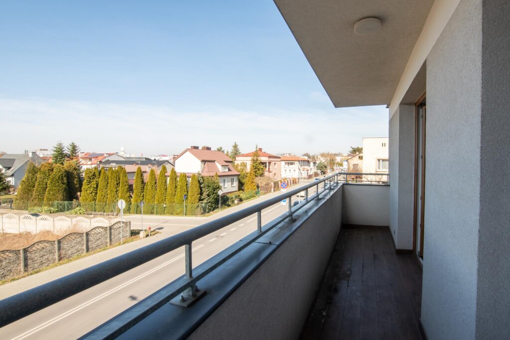 Apartament z trzema balkonami i garażem podziemnym - zdjęcie 43