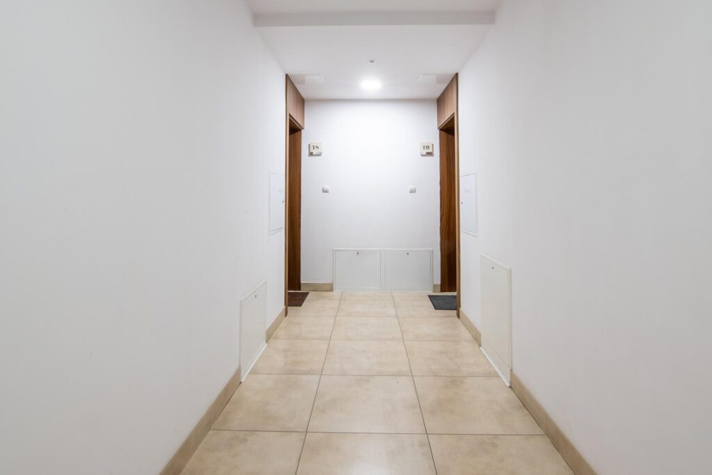 Apartament z trzema balkonami i garażem podziemnym - zdjęcie 46