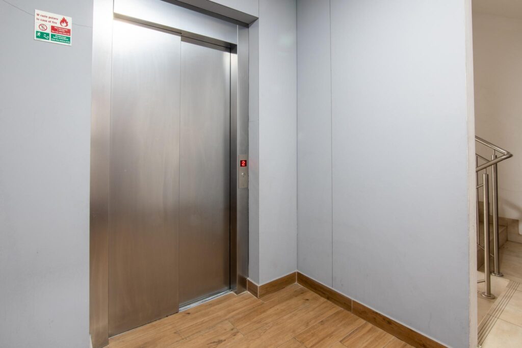 Apartament z trzema balkonami i garażem podziemnym - zdjęcie 47