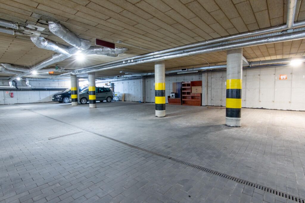 Apartament z trzema balkonami i garażem podziemnym - zdjęcie 49