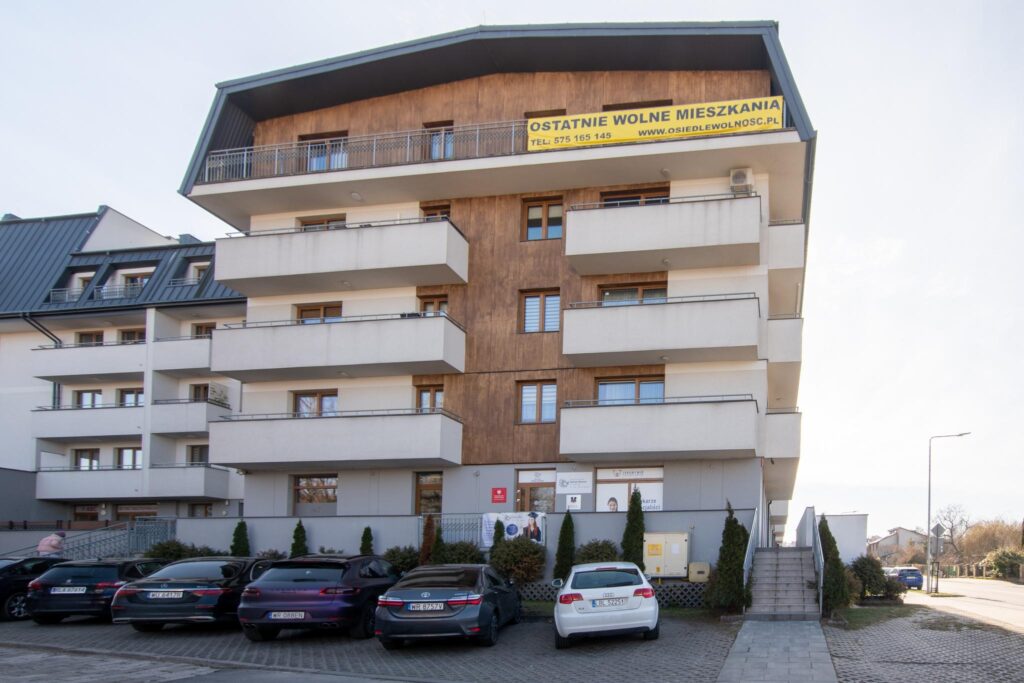 Apartament z trzema balkonami i garażem podziemnym - zdjęcie 53