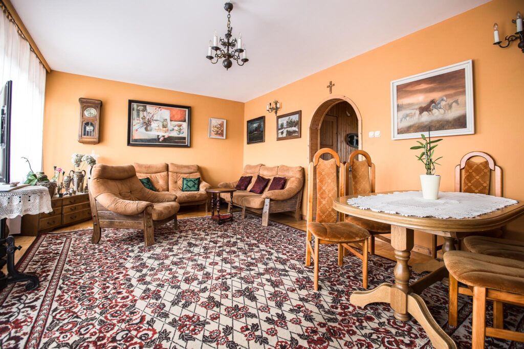 Dom w zabudowie szeregowej Zalesie Rzeszów - zdjęcie 1