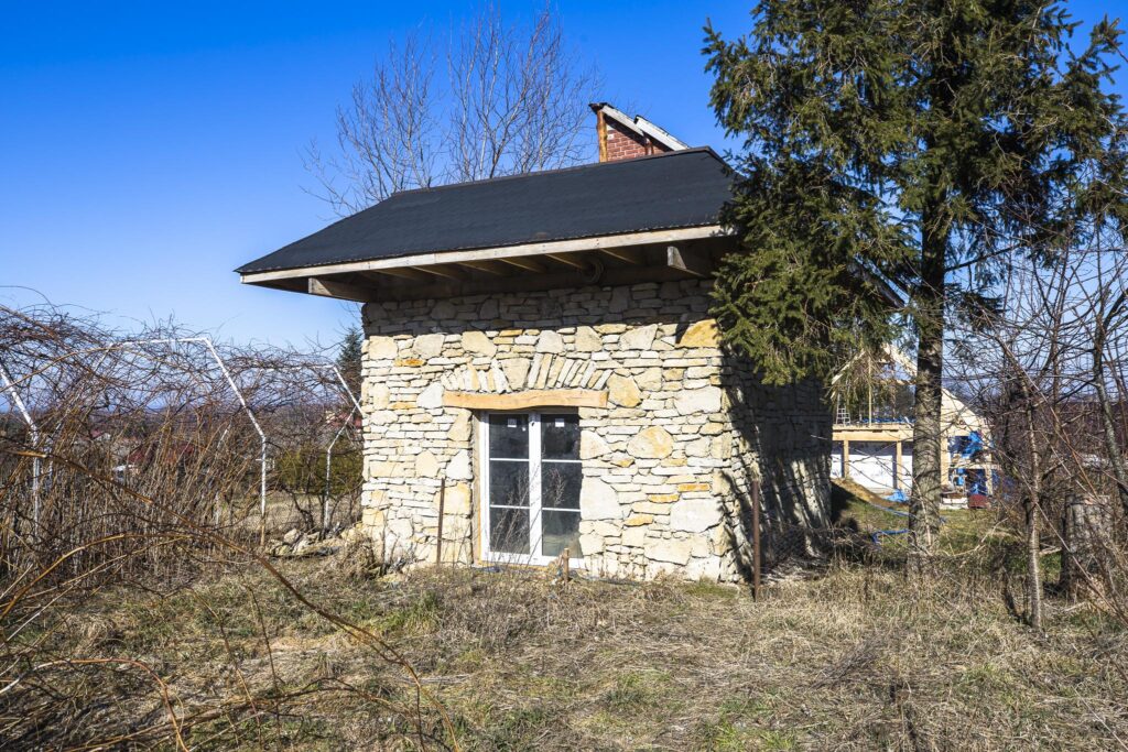 Domek rekreacyjny w Będziemyślu z działka 11,29 ar - zdjęcie 1