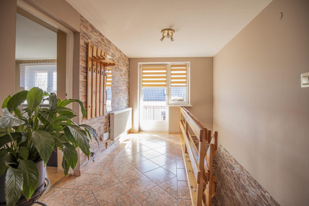 Dwupokoleniowy dom 9km od Brzegu - zdjęcie 6