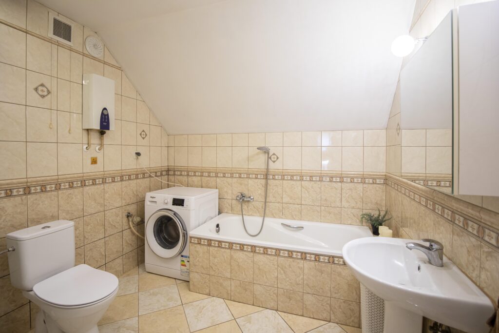 Dwupokoleniowy dom 9km od Brzegu - zdjęcie 5