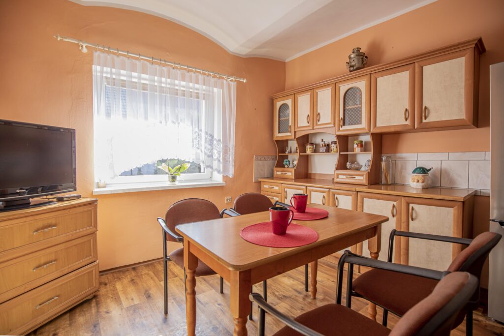 Dwupokoleniowy dom 9km od Brzegu - zdjęcie 10