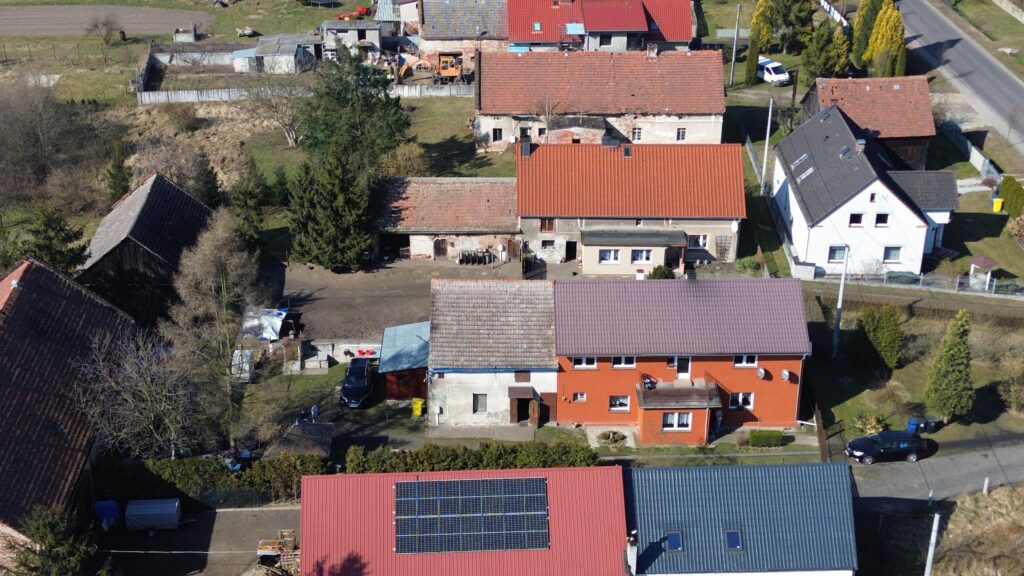 Dwupokoleniowy dom 9km od Brzegu - zdjęcie 17