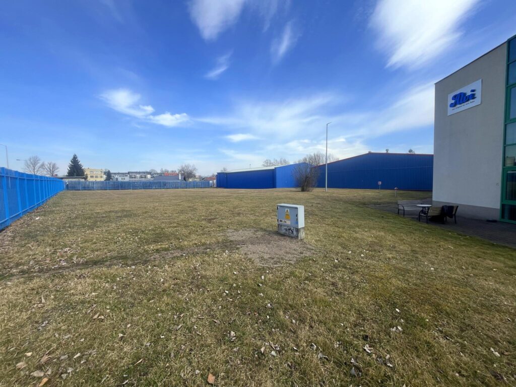 Działka inwestycyjna w Jeleniej Górze - zdjęcie 1