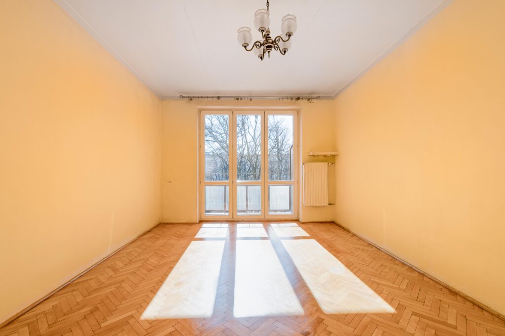 Blisko Łazienek Królewskich | 2 pokoje z balkonem - zdjęcie 1