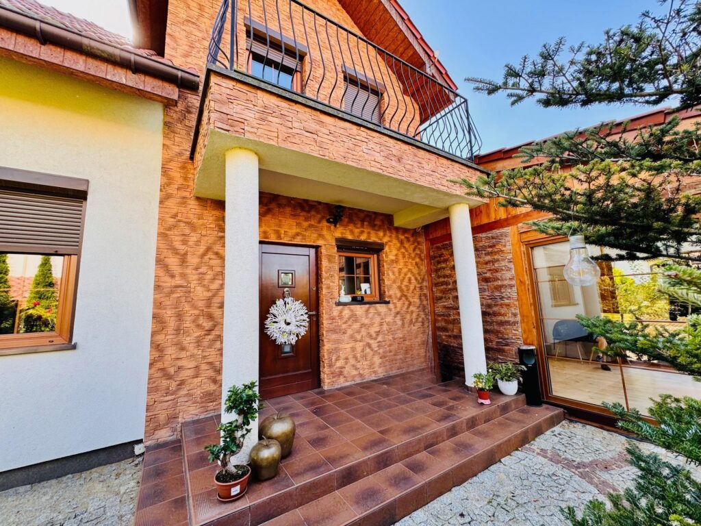 Na sprzedaż Stylowy Dom Wolnostojący - zdjęcie 1