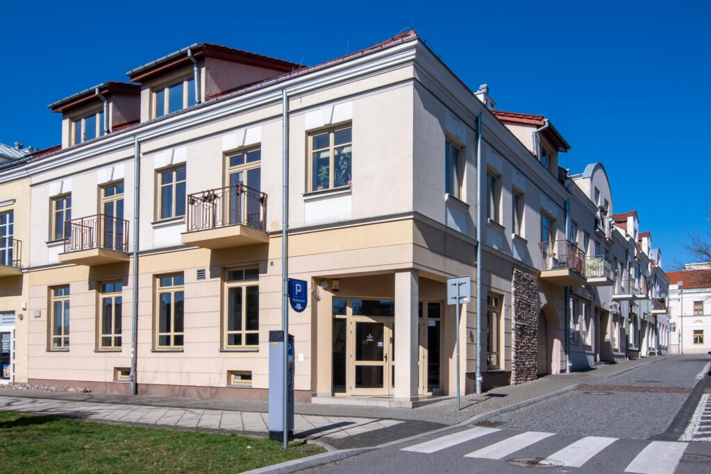 3 pokoje w kamienicy z windą i garażem podziemnym - zdjęcie 1