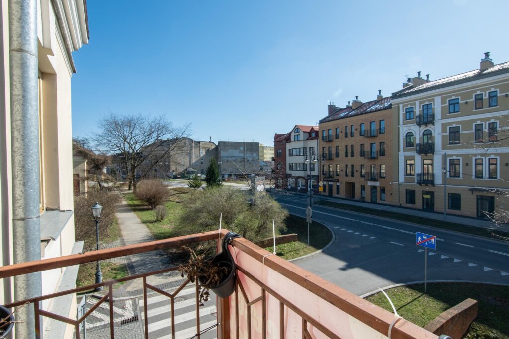 3 pokoje w kamienicy z windą i garażem podziemnym - zdjęcie 12