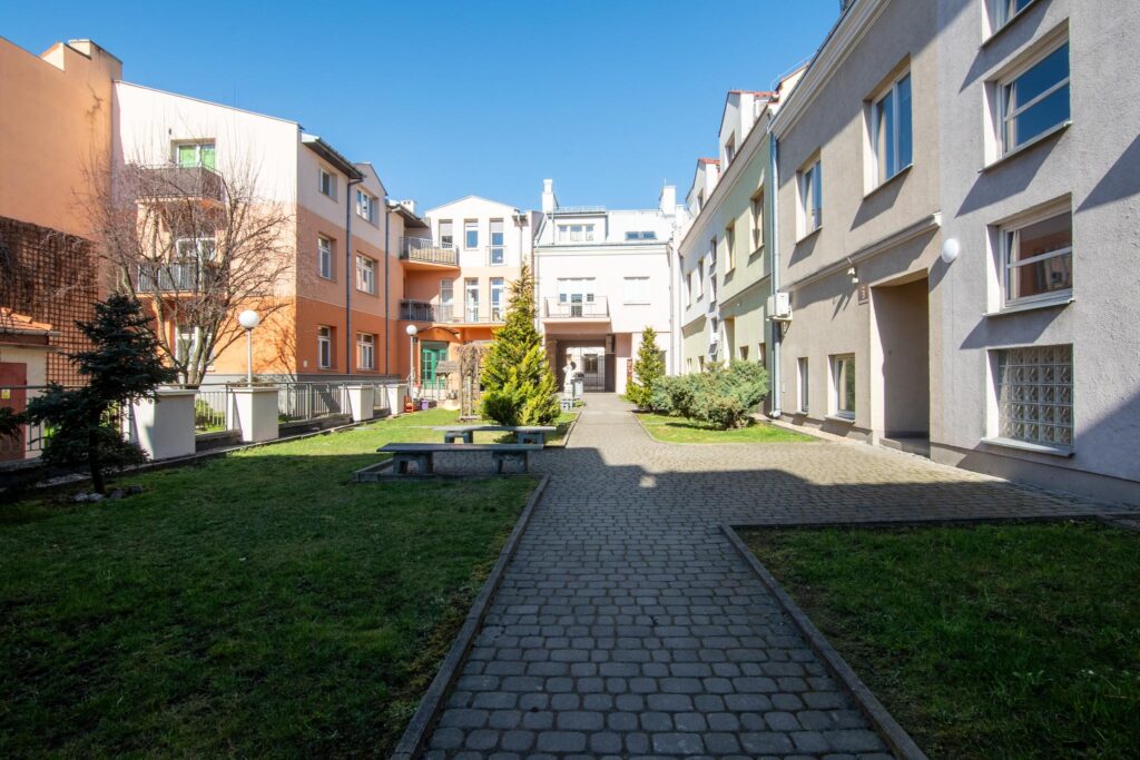 3 pokoje w kamienicy z windą i garażem podziemnym - zdjęcie 11