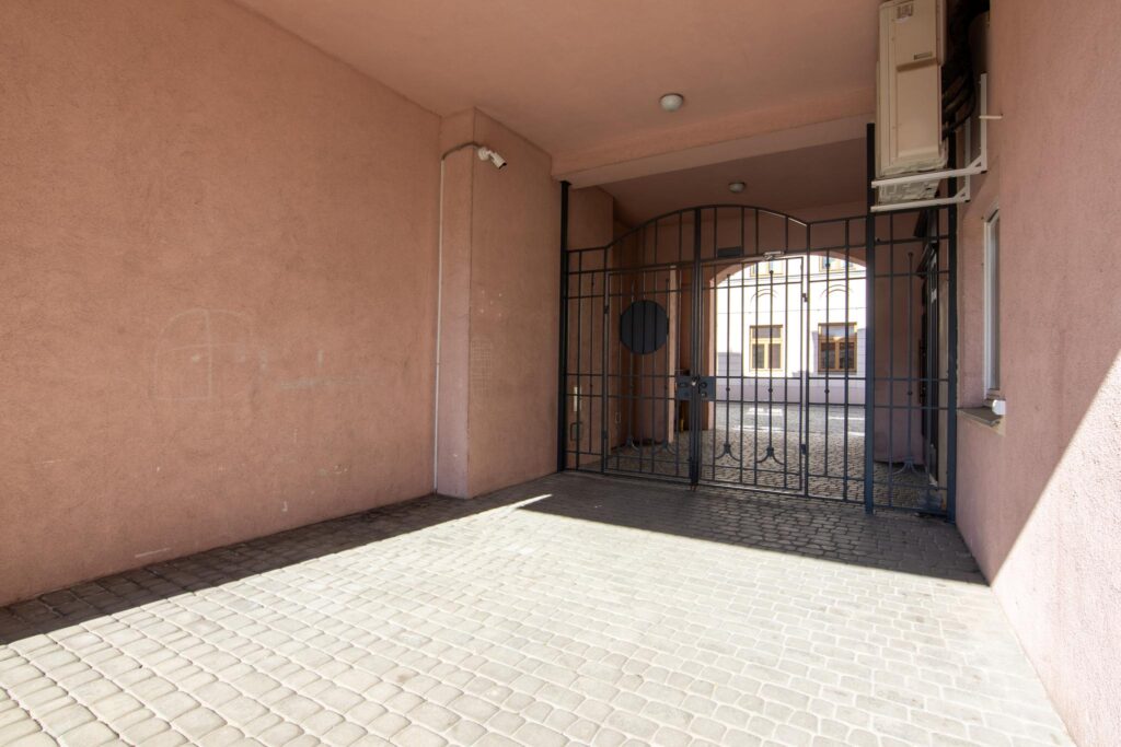 3 pokoje w kamienicy z windą i garażem podziemnym - zdjęcie 10