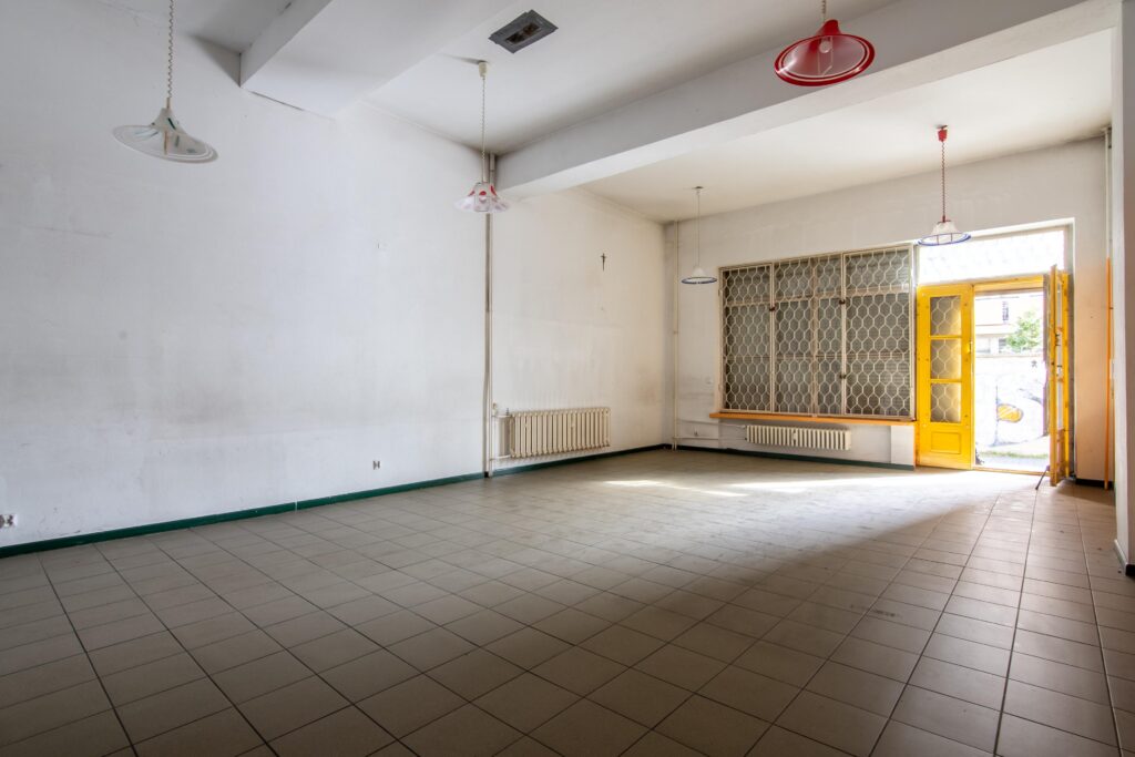 Lokal o powierzchni 71m2 do aranżacji  w Centrum - zdjęcie 2