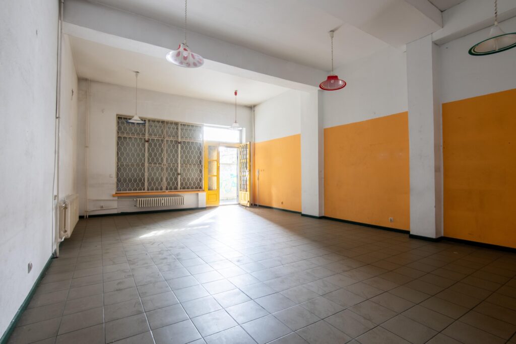 Lokal o powierzchni 71m2 do aranżacji  w Centrum - zdjęcie 4