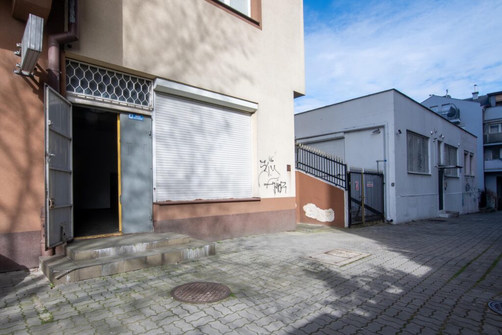 Lokal o powierzchni 71m2 do aranżacji  w Centrum - zdjęcie 10