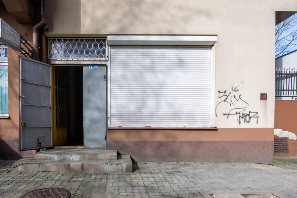 Lokal o powierzchni 71m2 do aranżacji  w Centrum - zdjęcie 11