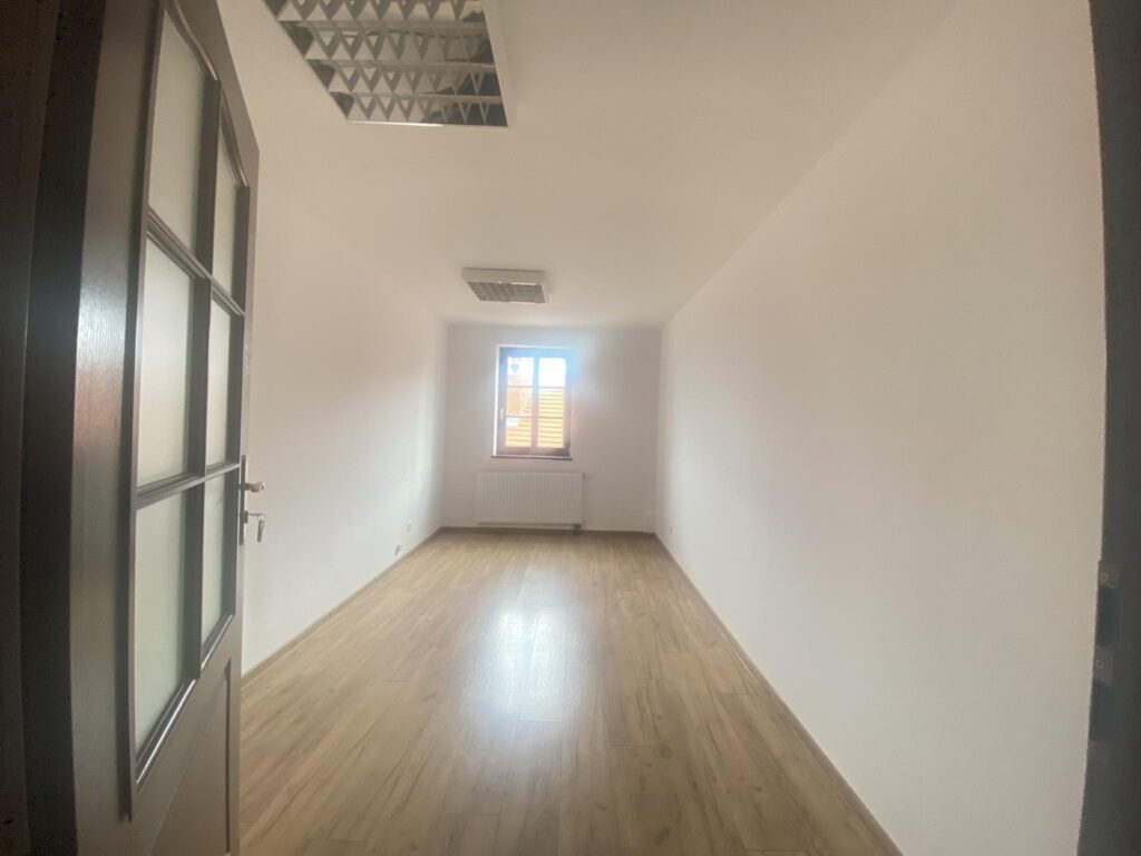 Lokale biurowe w ścisłym centrum Jeleniej Góry! - zdjęcie 1