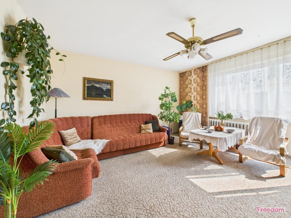 Przestronne, 4 pokojowe mieszkanie - zdjęcie 1