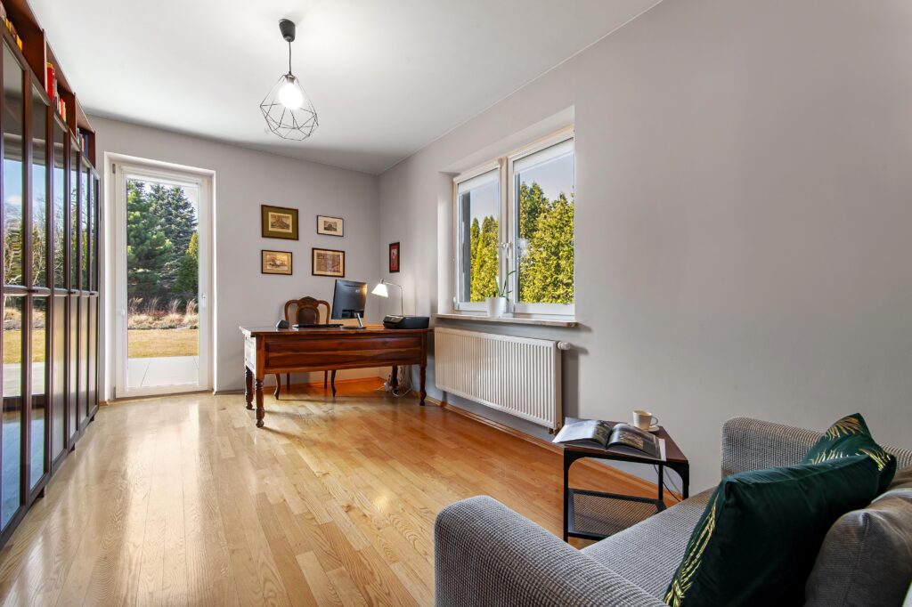 Na sprzedaż przepiękny dom gotowy do wprowadzenia. - zdjęcie 9