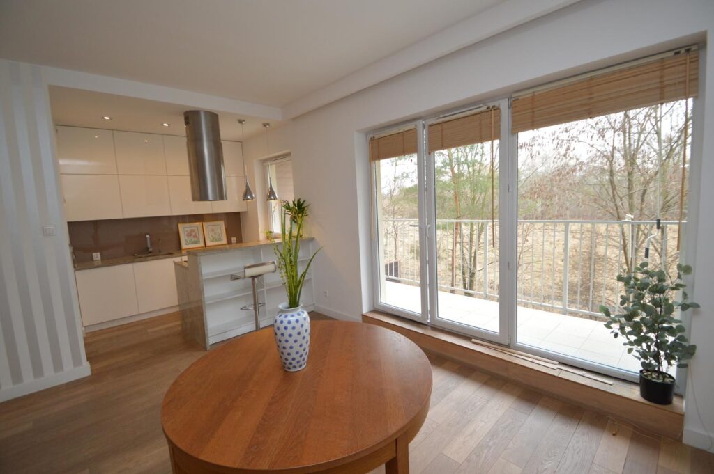 Nowoczesny apartament z balkonem. Garaż i piwnica. - zdjęcie 1