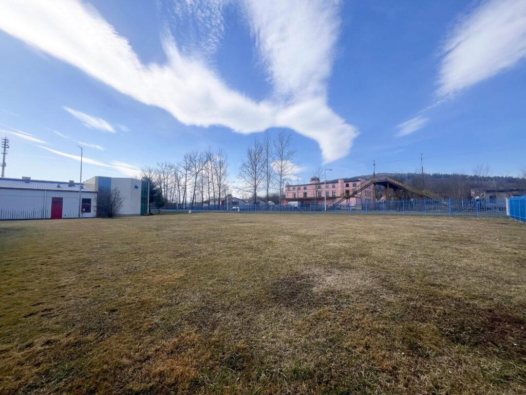 Działka inwestycyjna w Jeleniej Górze - zdjęcie 3